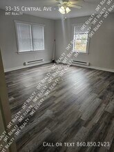 33-35 Central Ave in Groton, CT - Foto de edificio - Building Photo