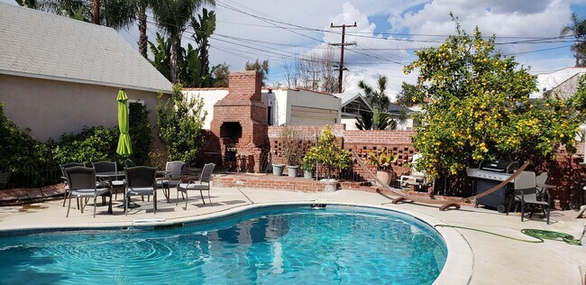 5023 Chesley Ave in Los Angeles, CA - Foto de edificio - Building Photo