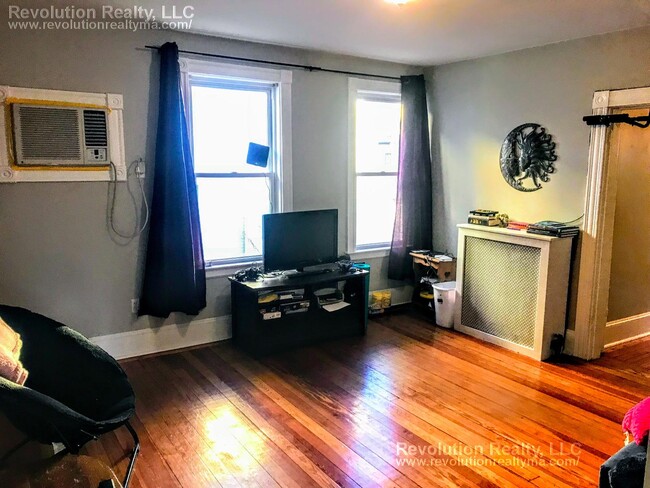 121 Richdale Ave, Unit 2 in Cambridge, MA - Foto de edificio - Building Photo