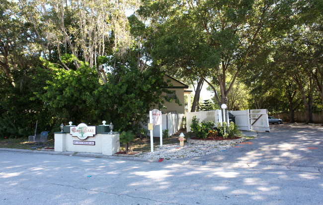 White House Apartment in Clearwater, FL - Building Photo - Building Photo