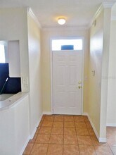 9850 Lake Chase Island Way in Tampa, FL - Building Photo - Building Photo