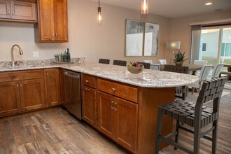 2167 Cheyenne Way in Asbury, IA - Foto de edificio - Building Photo