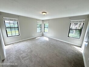 1692 E Holly Oaks Lake Rd in Jacksonville, FL - Foto de edificio - Building Photo