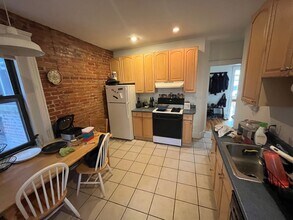 1345 Commonwealth Ave, Unit 2 in Boston, MA - Building Photo - Building Photo