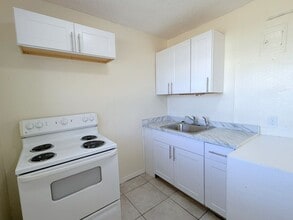 1341 Winnifred St in Orlando, FL - Building Photo - Building Photo