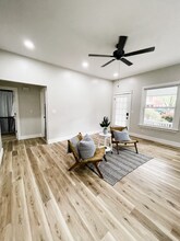 410 W Maple St, Unit 2 in Johnson City, TN - Building Photo - Building Photo