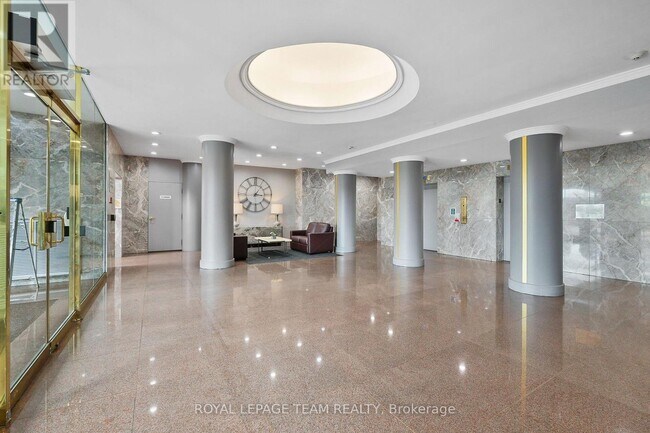 545 St. Laurent Blvd in Ottawa, ON - Building Photo - Building Photo