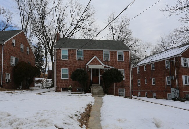 8107 Greenwood Ave in Takoma Park, MD - Building Photo - Building Photo