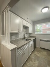 6404 Montgomery Rd-Unit -04-03 in Cincinnati, OH - Building Photo - Building Photo