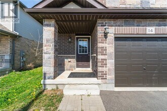 14 Newstead Rd in Brant, ON - Building Photo - Building Photo