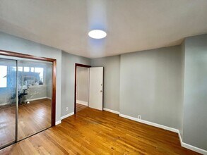 209 Riverside Ave, Unit 209 in Medford, MA - Building Photo - Building Photo