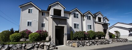 Westmall Terrace Apartments in Tacoma, WA - Building Photo - Building Photo