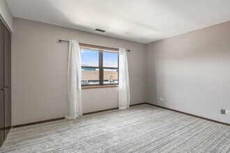 2615 W Foster Ave in Chicago, IL - Building Photo - Building Photo
