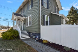 108 Morris Ave in Belford, NJ - Building Photo - Building Photo