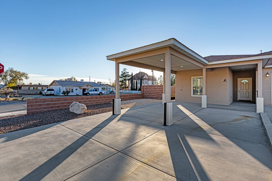 901 Adams Ave in Alamogordo, NM - Foto de edificio
