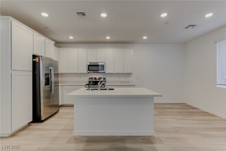 1541 Emilia Xing Pl in Henderson, NV - Building Photo - Building Photo