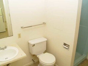 STUDENT HOUSING: College Court in Williamsport, PA - Foto de edificio - Building Photo