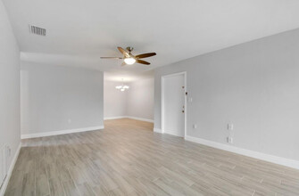 12030 Alt A1a, Unit A2 in Palm Beach Gardens, FL - Building Photo - Building Photo