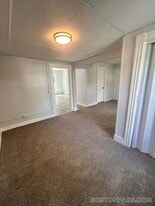 14 Maple St, Unit 2 in Spencer, MA - Building Photo