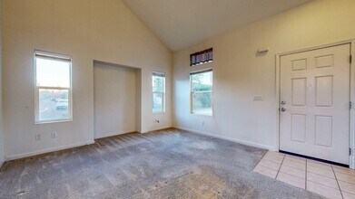 2024 Northfield Dr in Santa Rosa, CA - Building Photo - Building Photo