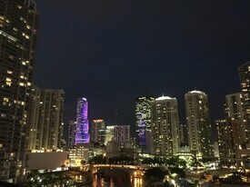 690 SW 1st Ct, Unit 1220 in Miami, FL - Building Photo