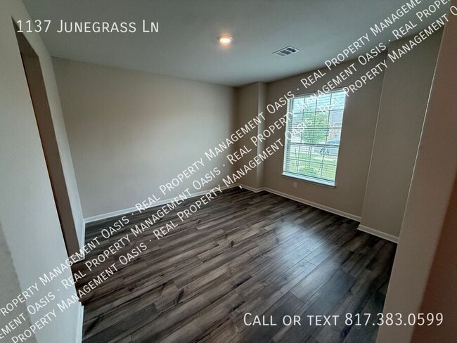 1137 Junegrass Ln in Crowley, TX - Building Photo - Building Photo