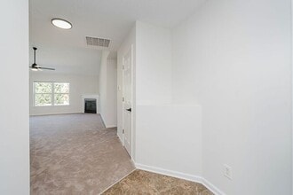 5896 Hollow Oak Trail in Carmel, IN - Building Photo - Building Photo