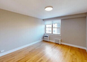 80 N Moore St in New York, NY - Building Photo - Building Photo