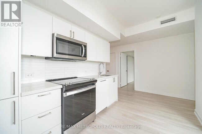 30 Tretti Wy in Toronto, ON - Building Photo - Building Photo