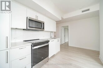 30 Tretti Wy in Toronto, ON - Building Photo - Building Photo
