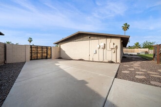 4515 W Shaw Butte Dr in Glendale, AZ - Building Photo - Building Photo