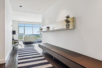 1100 Uptown Park Blvd in Houston, TX - Building Photo - Building Photo