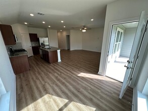 7502 Sparkling Light Dr in Austin, TX - Building Photo - Building Photo