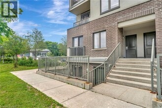 350 Fisher Mills Rd in Cambridge, ON - Building Photo - Building Photo