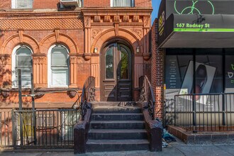 165 Rodney St in Brooklyn, NY - Foto de edificio - Building Photo