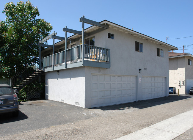 7671 Volga Dr in Huntington Beach, CA - Building Photo - Building Photo