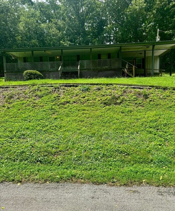 171 Co Rd 216 in Niota, TN - Foto de edificio