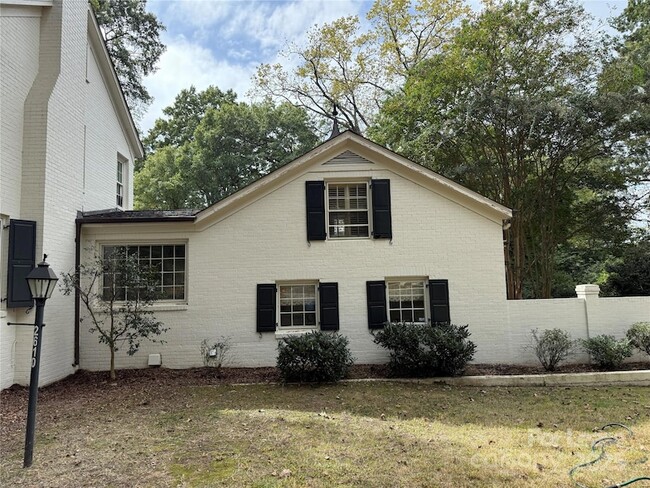 2610 Providence Rd in Charlotte, NC - Building Photo - Building Photo