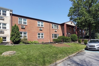 Yorkshire House Apartments in York, PA - Foto de edificio - Building Photo