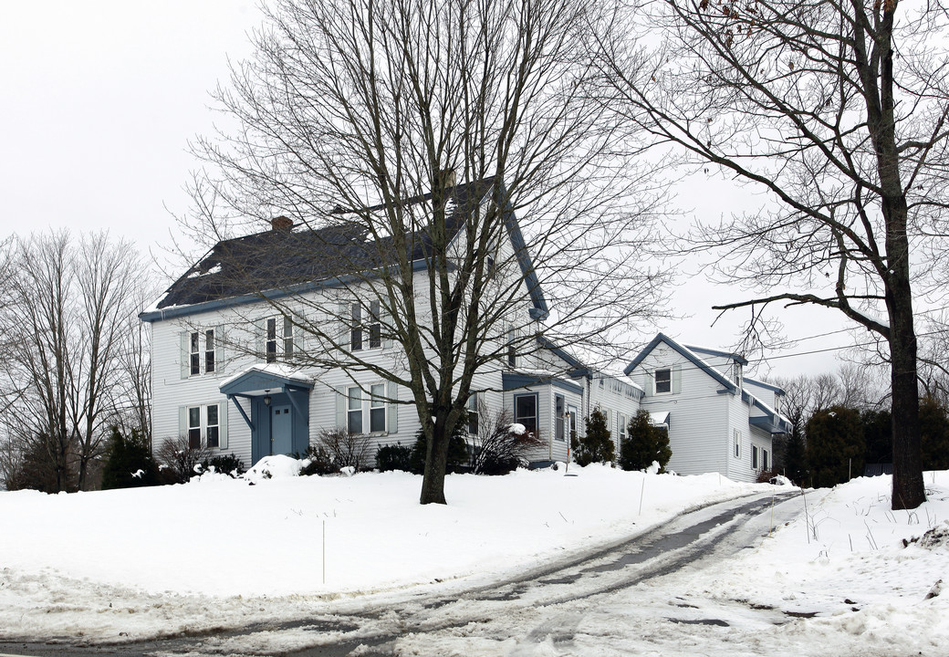 274 Newmarket Rd in Durham, NH - Foto de edificio