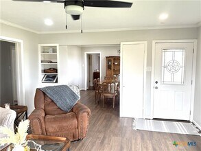 1045 Arnold Rd in Victoria, TX - Building Photo - Building Photo