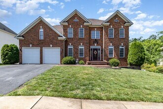 1012 W Kensington Cir in Fredericksburg, VA - Building Photo - Building Photo