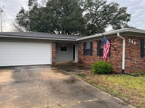 723 Clark Dr in Fort Walton Beach, FL - Building Photo - Building Photo