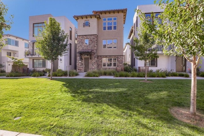 3072 Lina Loop in San Jose, CA - Building Photo - Building Photo