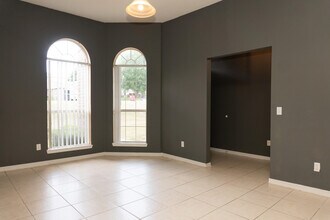 236 Trish Dr in Crestview, FL - Building Photo - Building Photo