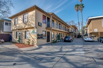 Sunset Apartments in Stockton, CA - Building Photo - Building Photo