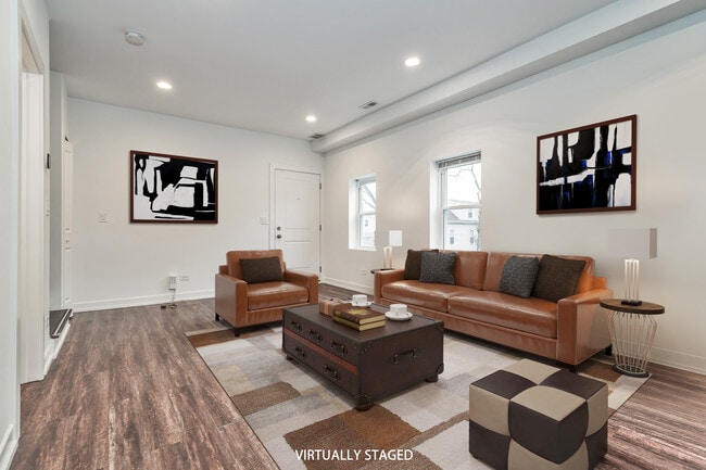 3551 W Wolfram St, Unit 2F in Chicago, IL - Building Photo - Building Photo
