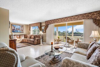 6200 NW 2nd Ave, Unit Boca Teeca in Boca Raton, FL - Building Photo - Building Photo