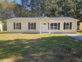 3210 Delia Ln NW in Huntsville, AL - Building Photo