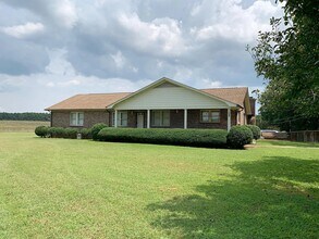 600 Garrison Rd in Pelzer, SC - Building Photo - Building Photo